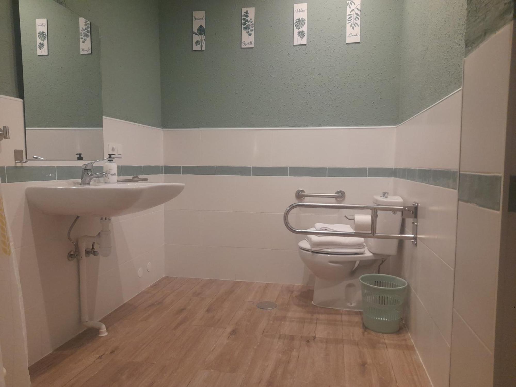 Hostal Entreolivos Badajoz Buitenkant foto